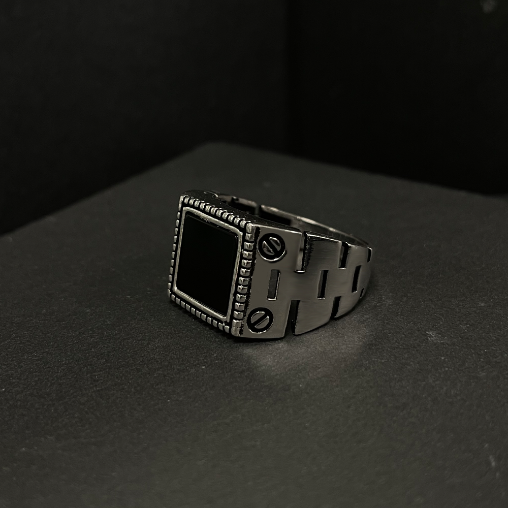 Herrenring aus 925 Sterling Silber mit schwarzem Stein Image Bild