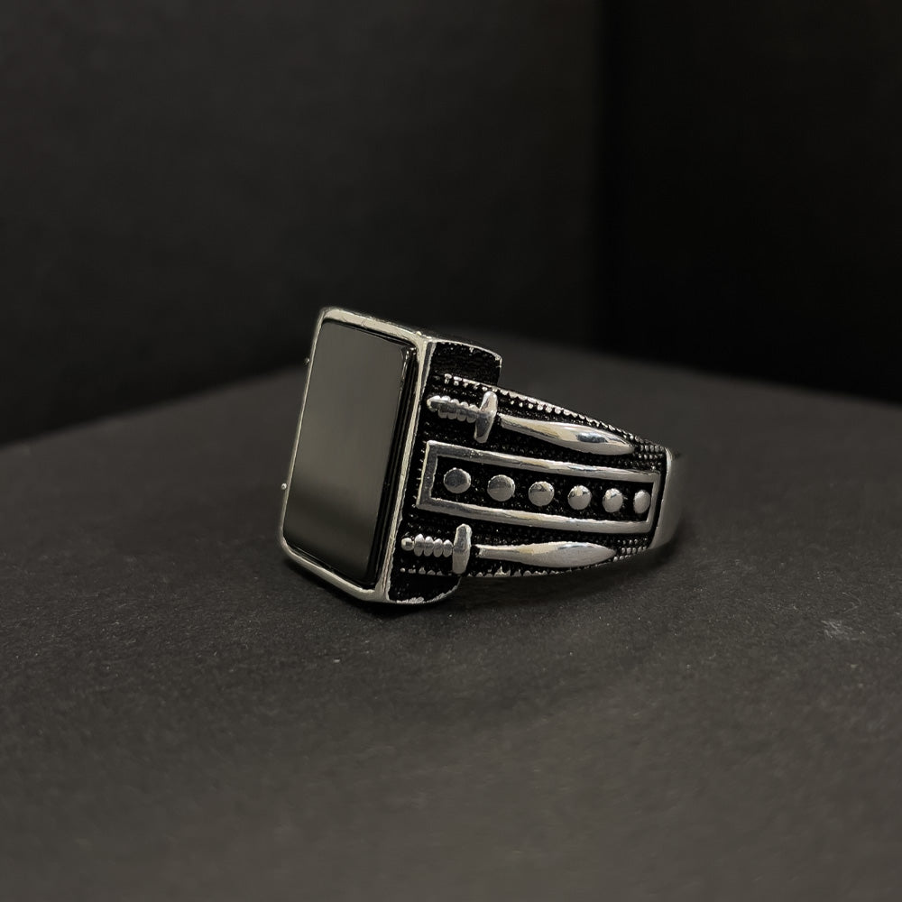 Herrenring: Kombination aus Eleganz und markantem Design