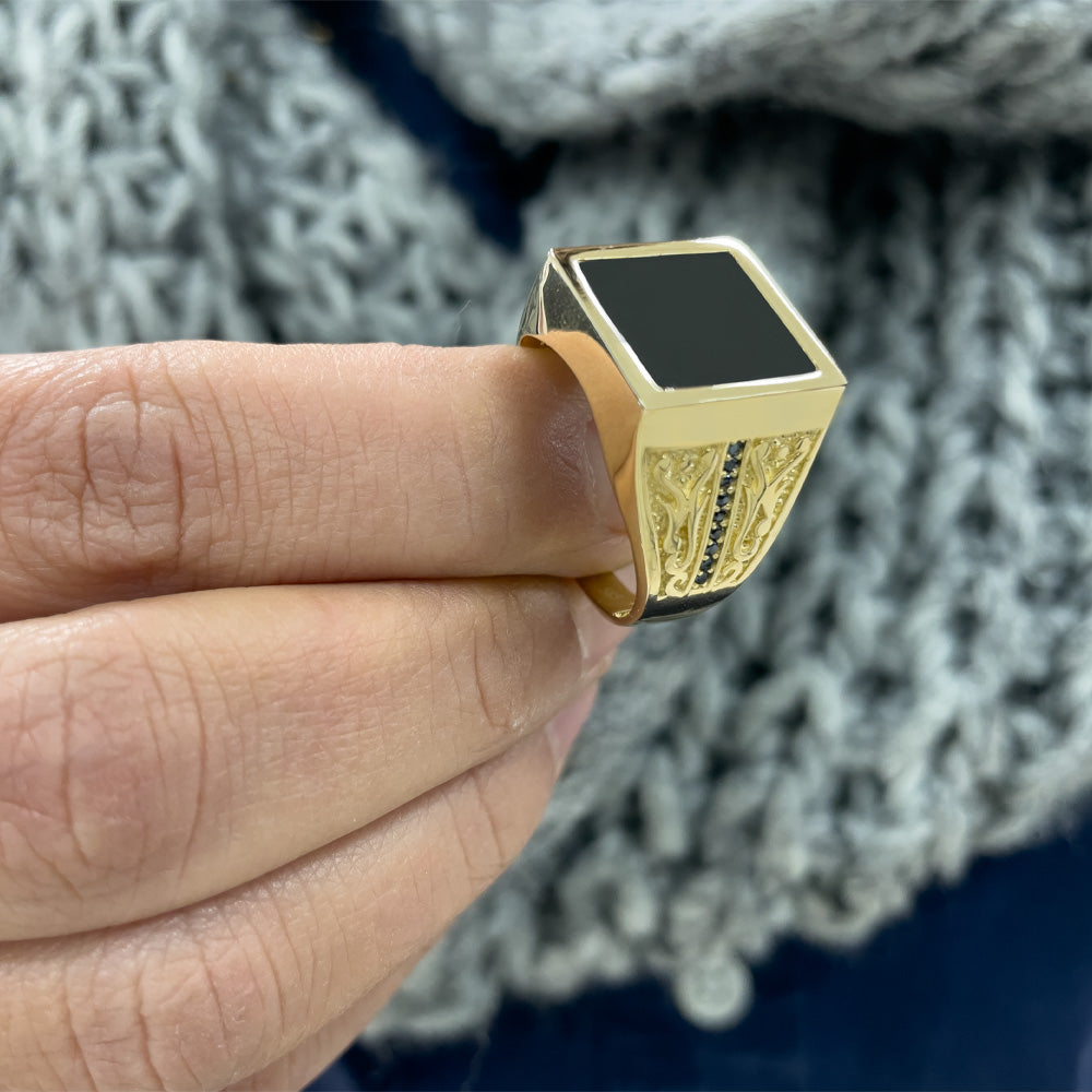 Herrenring mit Onyx in 14 Karat 585 Gold