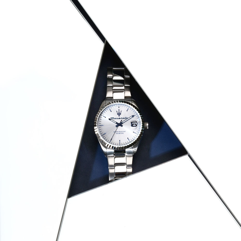 imagebild von dem Herrenuhr, Maserati,Edelstahl, Silberner Zifferblatt, mit blauen Ziffern, Competizione, Datumanzeige