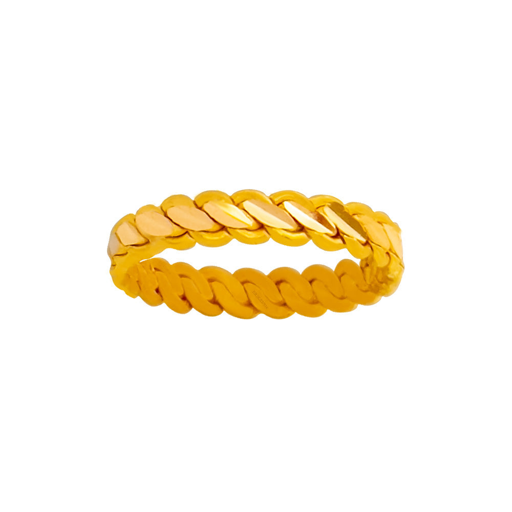 Nahaufnahme des Damenrings "Burma" zeigt feine Goldverzierung und Handwerkunst